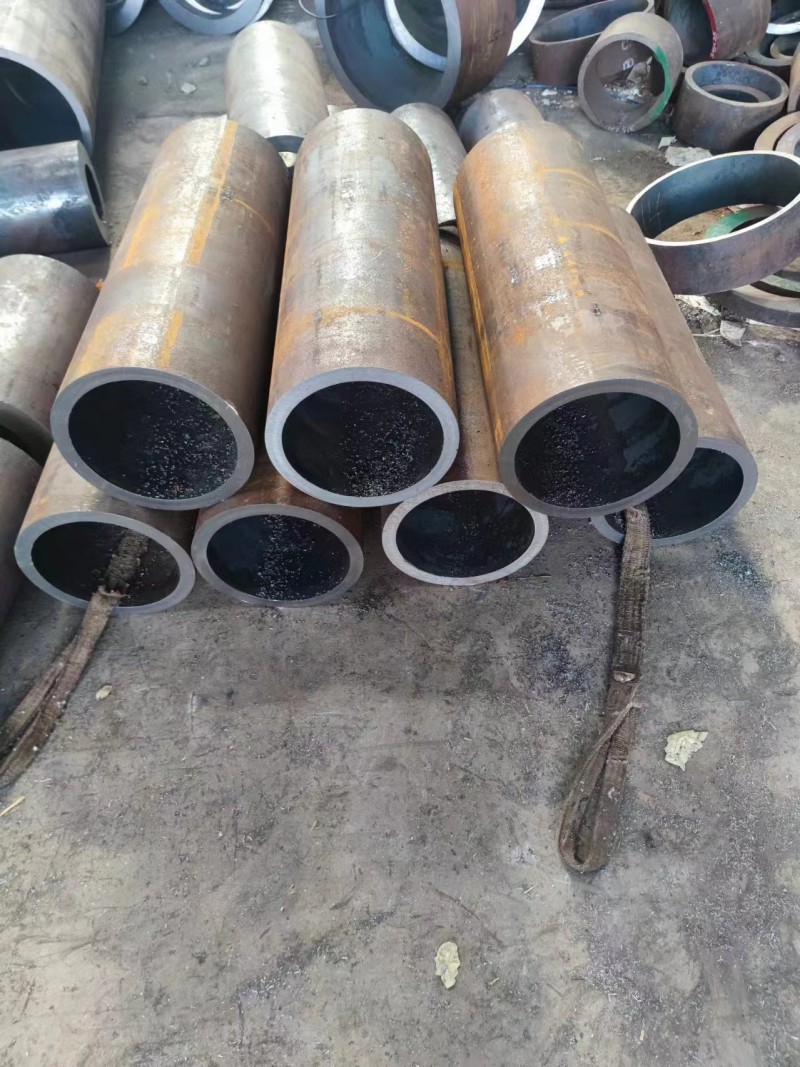 东川东川东川12Cr1MovG无缝钢管切割